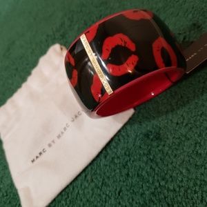 MARC BY MARC JACOBS BANGLE BRACELET